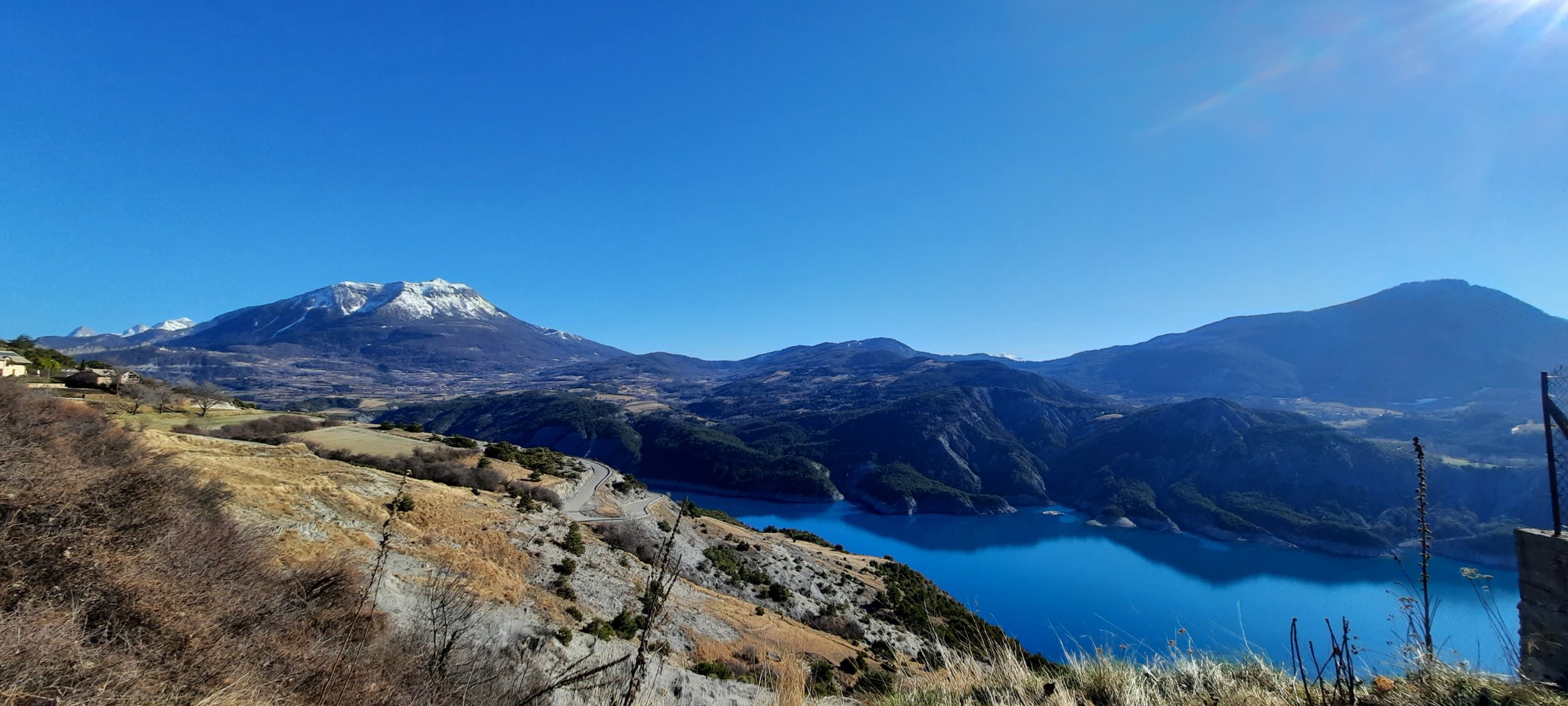 Vue sur le lac de Serre-Ponçon
