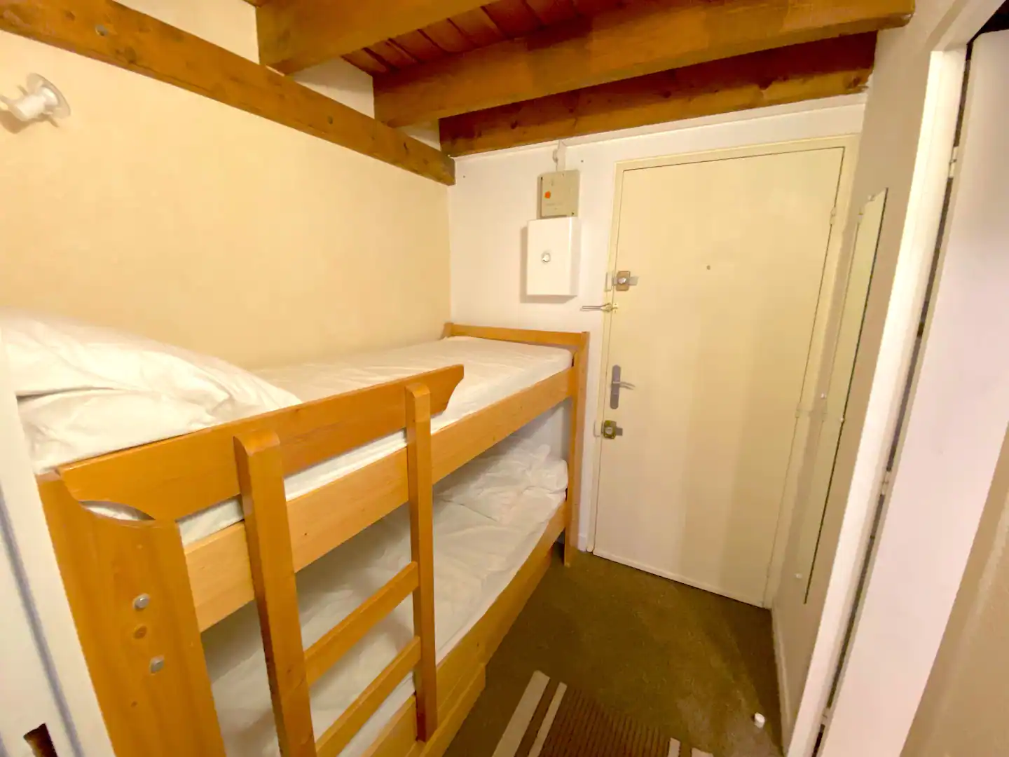 Entrée avec coin montagne (2 lits superposés)