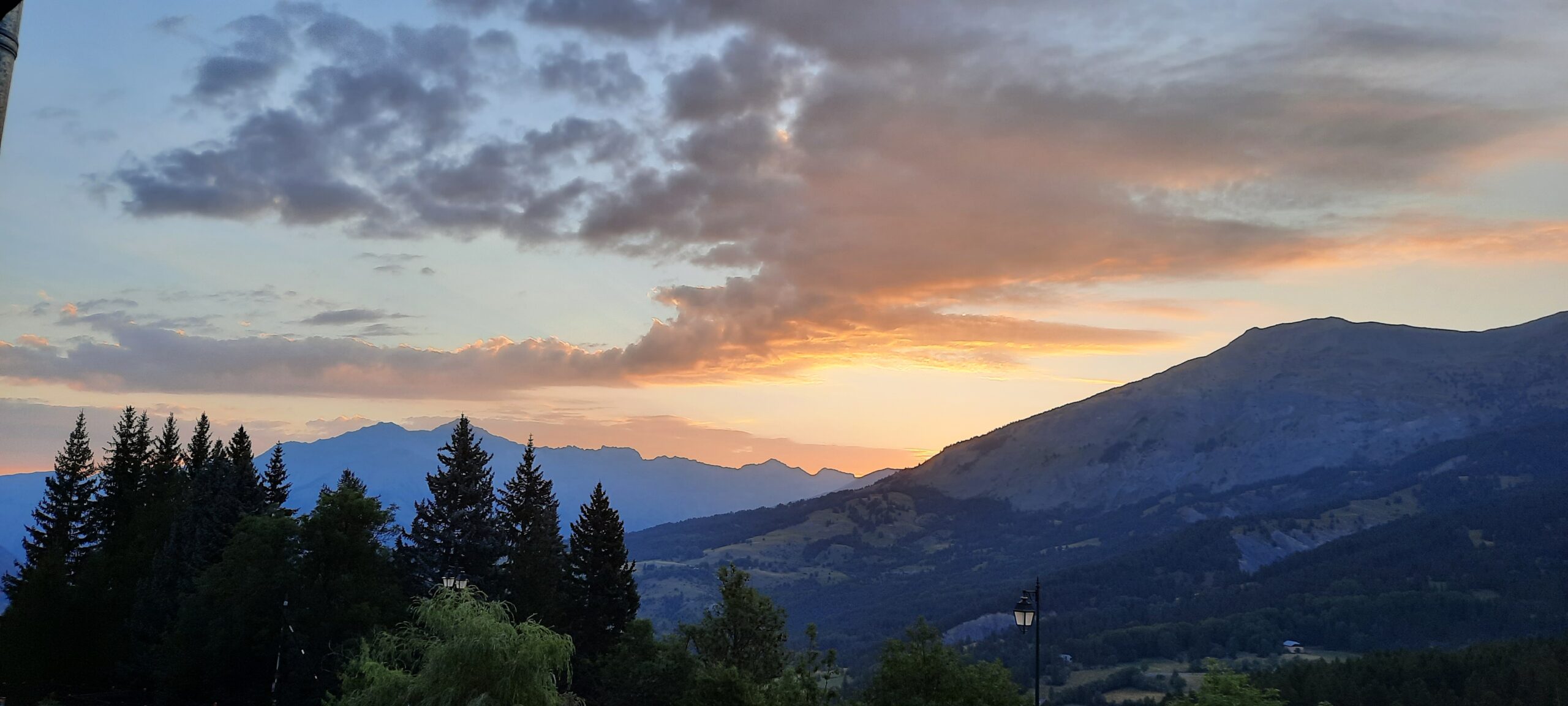Coucher de soleil depuis le balcon du Super-Sauze
